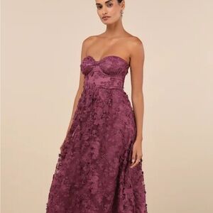 Lulu’s floral embroidered strapless midi